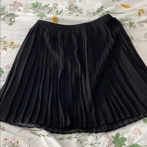 Uniqlo Black Pleated Skirt